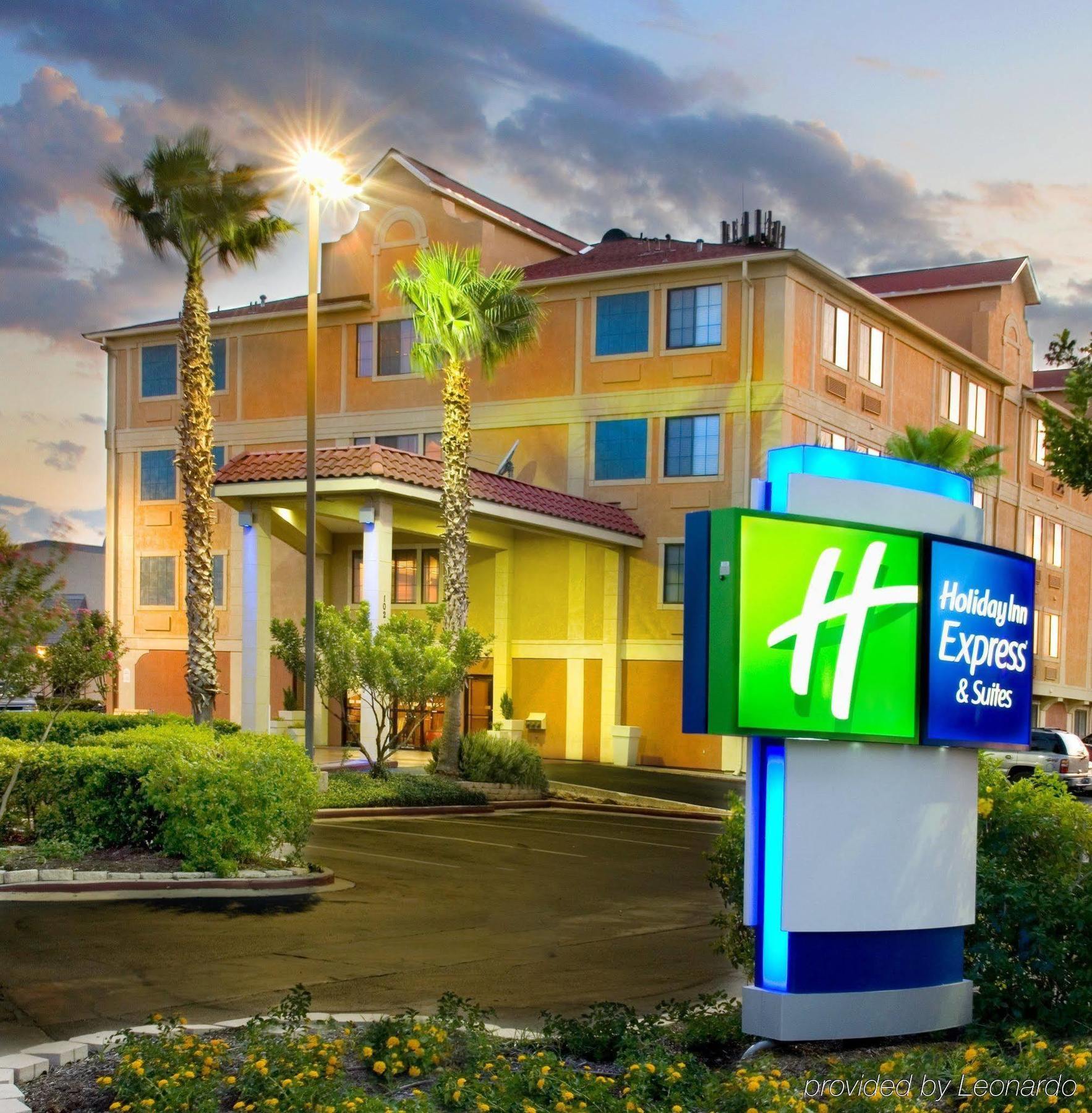 Holiday Inn Express & Suites San Antonio - Downtown Market Area By Ihg Esterno foto